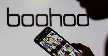 Boohoo comenzará también a cobrar por las devoluciones