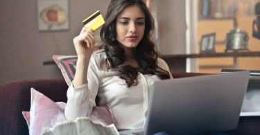 Cyber Live Shopping