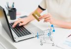 El 31% de los peruanos invierte mensualmente más de mil soles en compras por internet, según la CCL